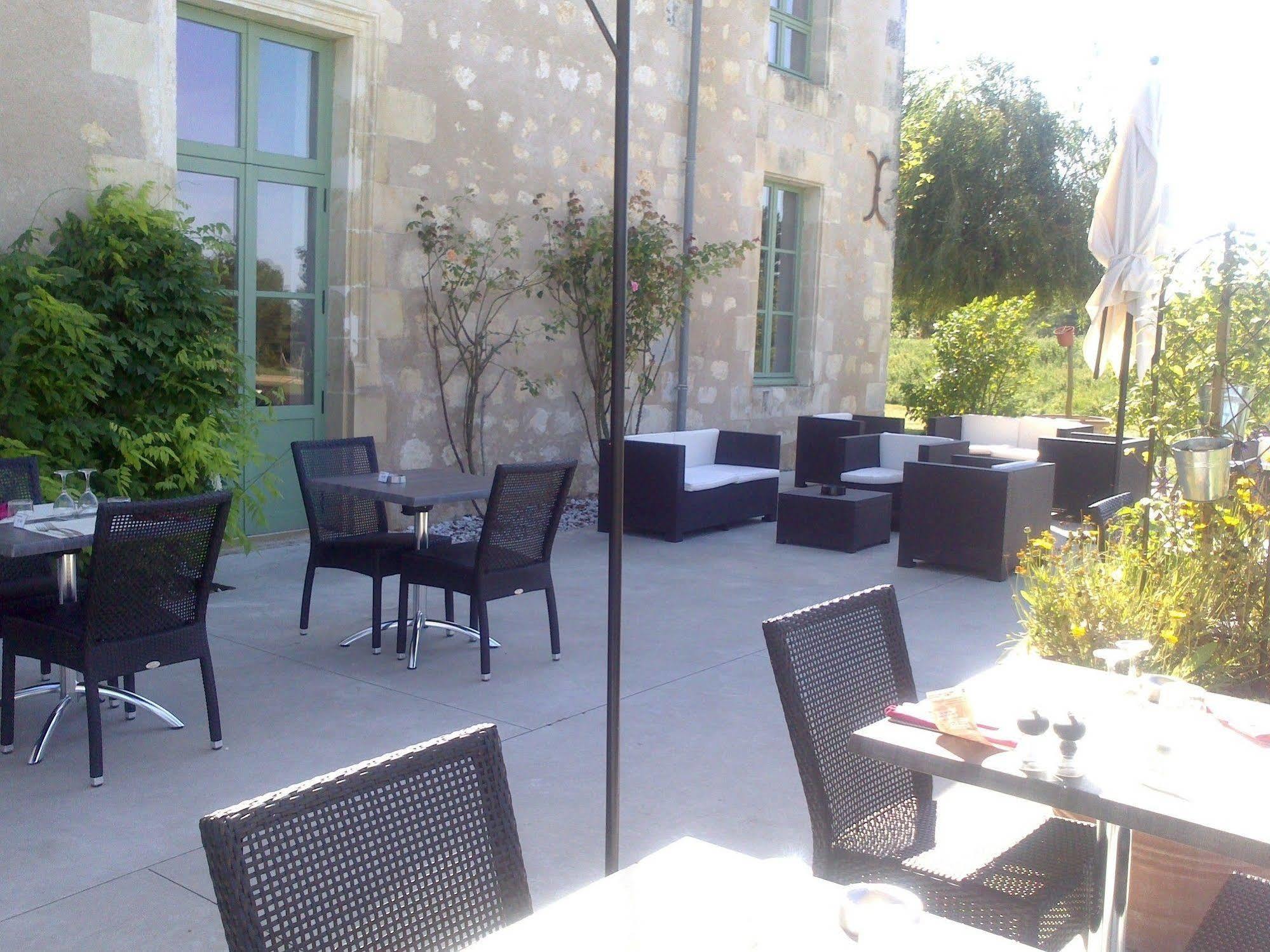 Hotel Domaine Du Normandoux, The Originals Relais Tercé Exterior foto